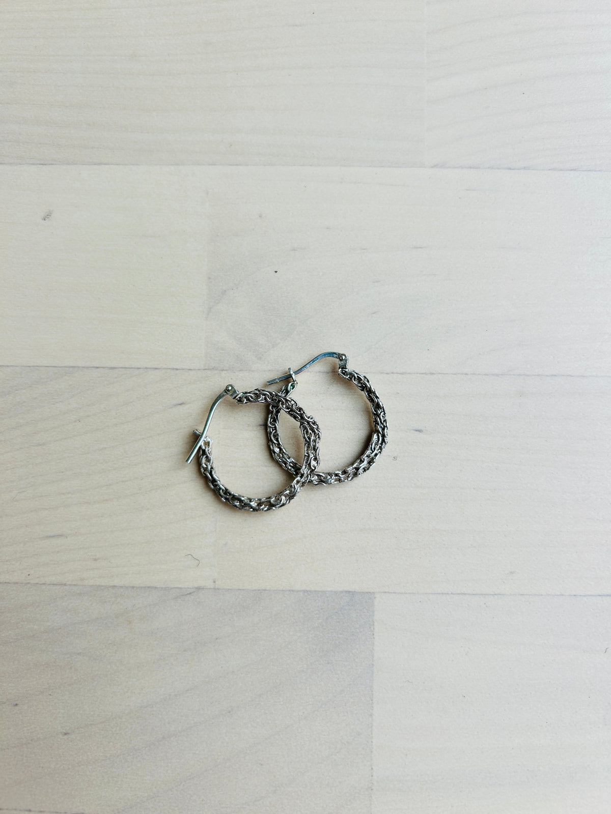 How to Clean Tarnished Sterling Silver Jewelry: A Practical Guide