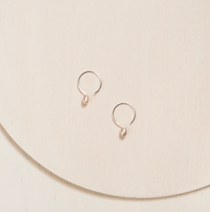 Basic Small Silver Hoop Earrings with Pink Pearl - 13mm