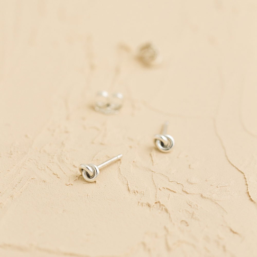 Knot Stud Earrings - 14k White Gold - Camillette