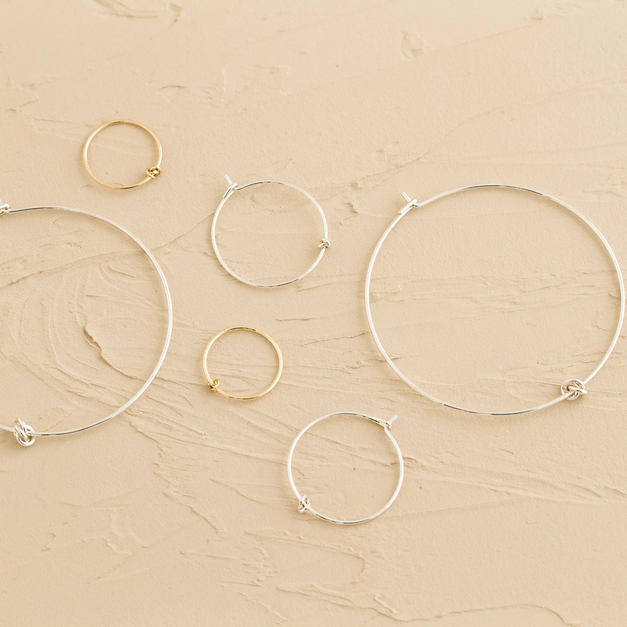 Prélude Sleepers Hoops Earrings – 10k Yellow Gold - Camillette