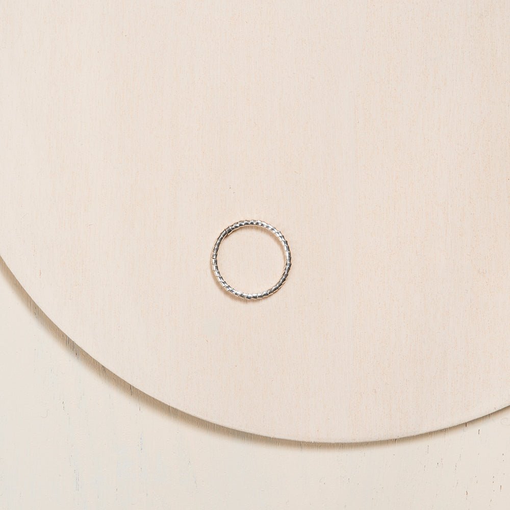 Thin Twist Ribbon Ring - 14k Gold - Camillette