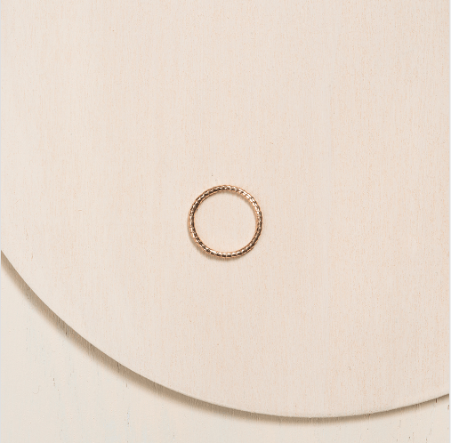 Thin Twist Ribbon Ring - 14k Gold - Camillette